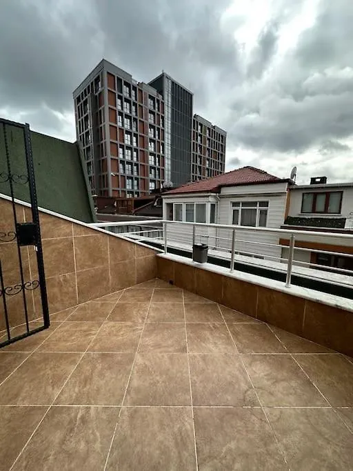 Dublex Roof Top With Ac, Perfect Location Istanboel 0*,  Turkije